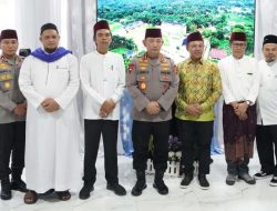 Sambangi Ponpes Ustaz Abdul Somad, Kapolri Sampaikan Pesan Bersatu dalam Keberagaman